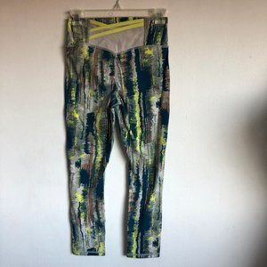 Fabletics Trinity High-Waist Pocket Capri Leggings